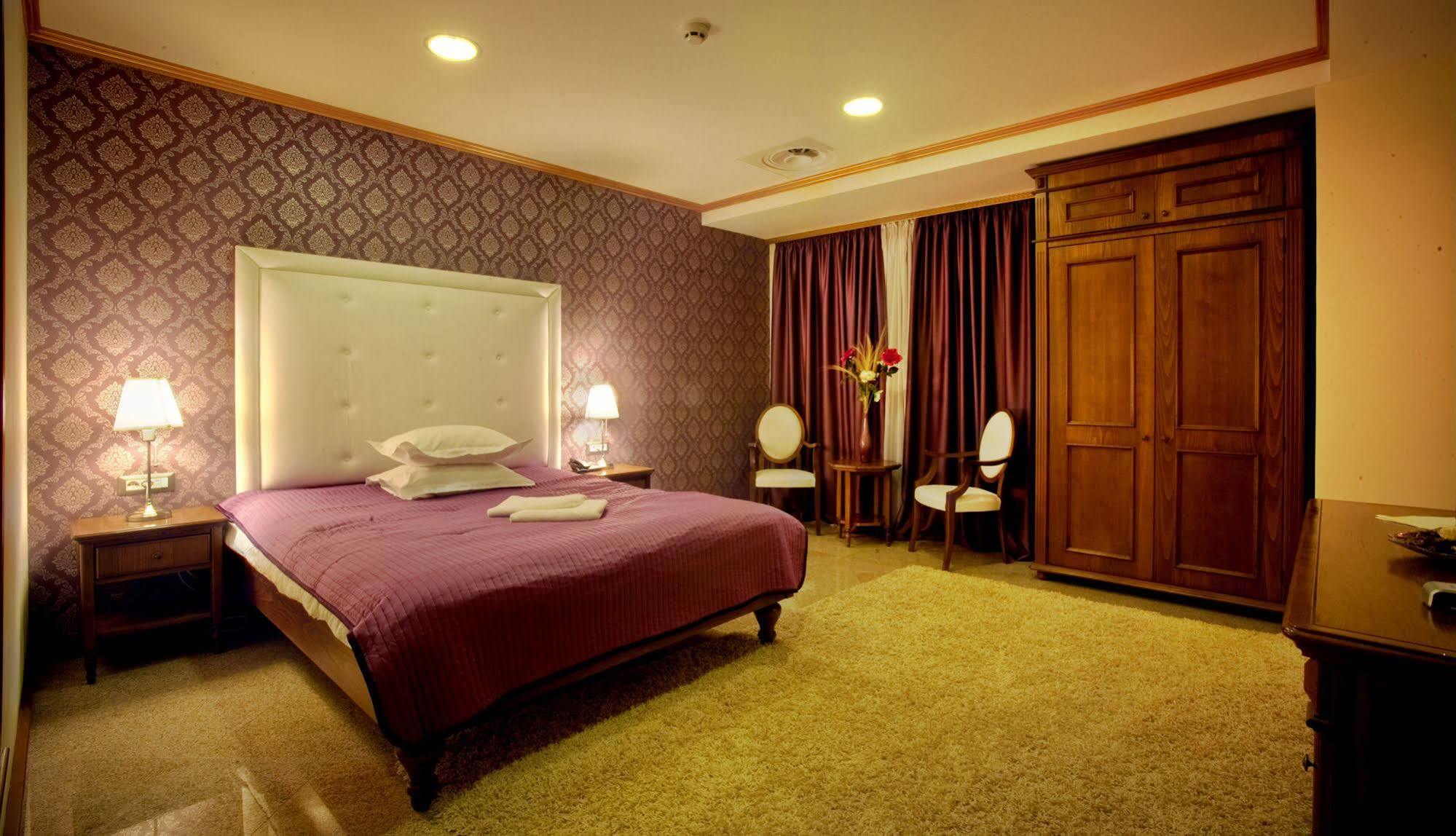 Dbh Bucharest Hotel Exterior photo